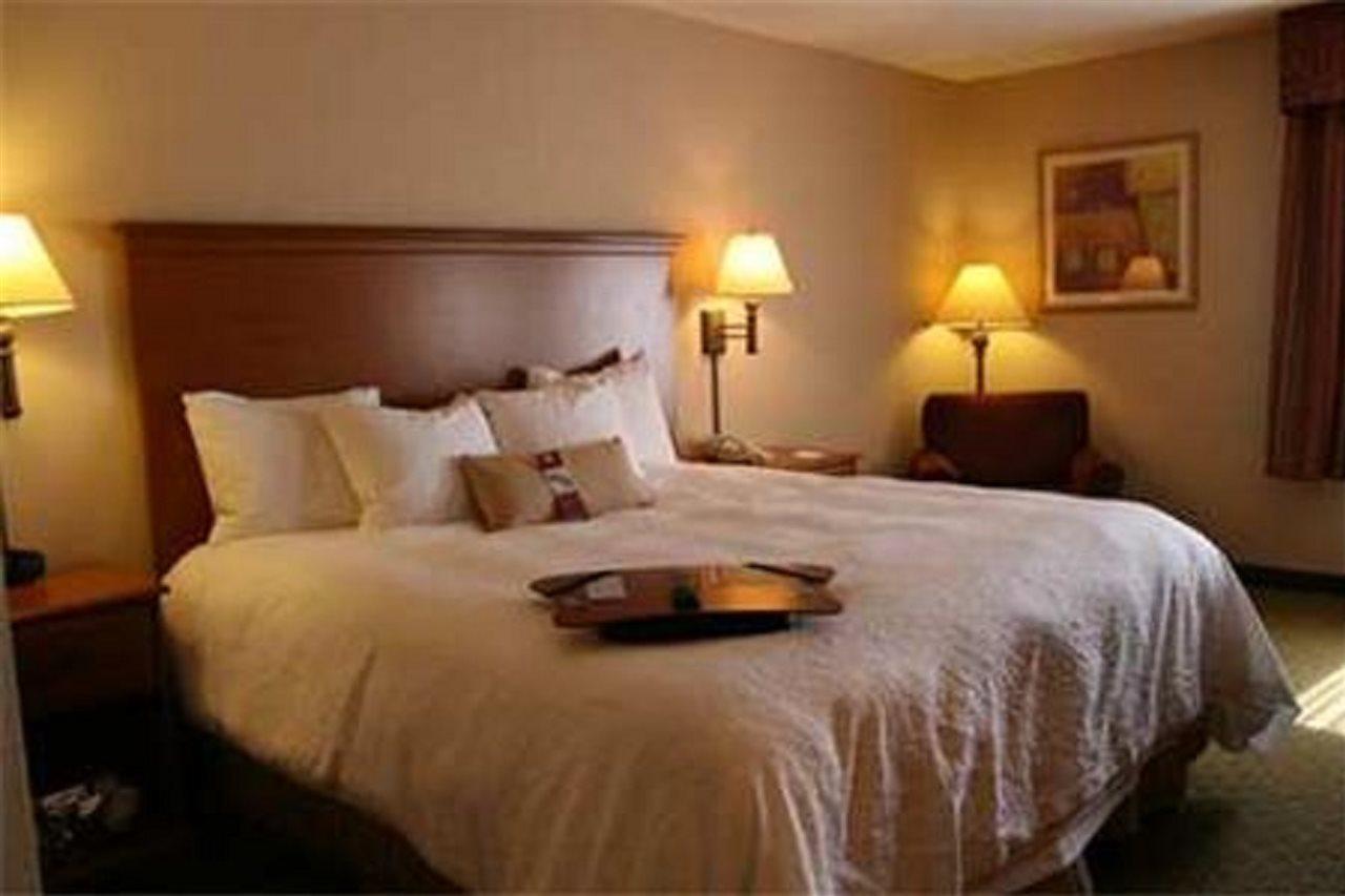 Hampton Inn Eau Claire Esterno foto