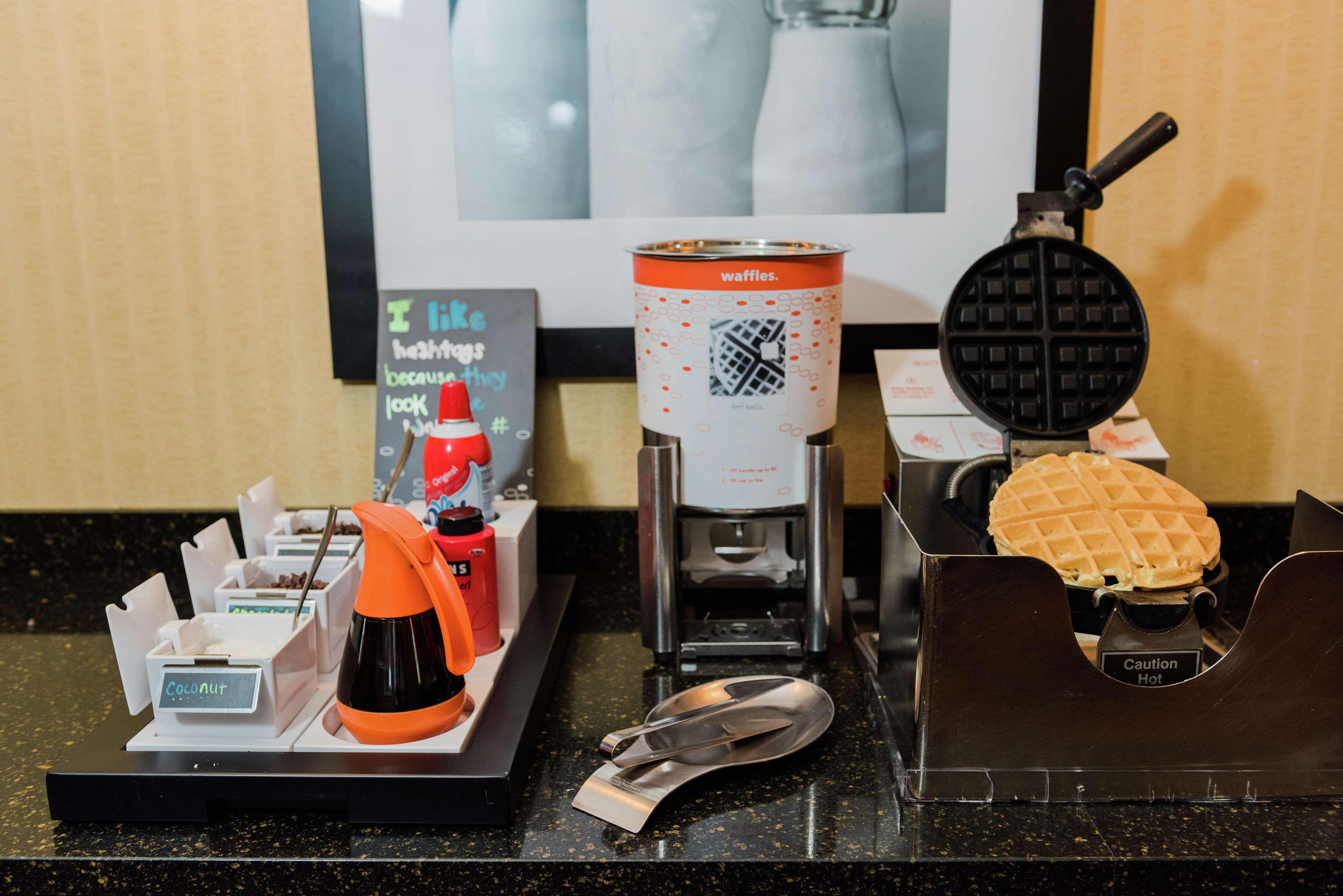 Hampton Inn Eau Claire Esterno foto