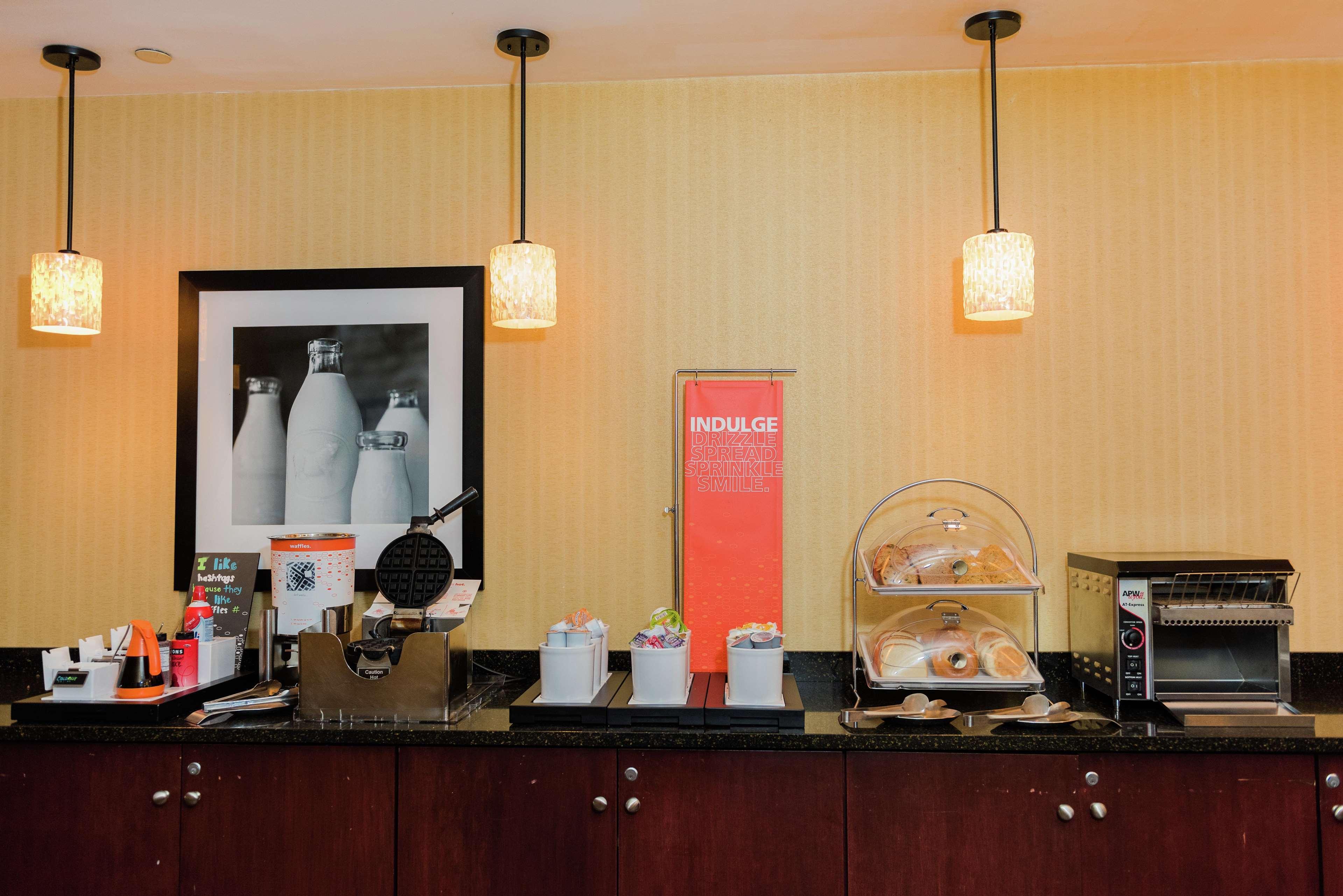 Hampton Inn Eau Claire Esterno foto